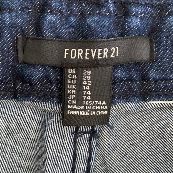 🐥New Forever21 Denim shorts - Picture 5 of 8